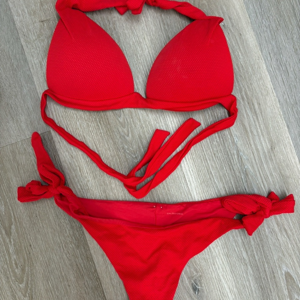 Caldezona Women’s Red Bikini Swimsuit Set, size M